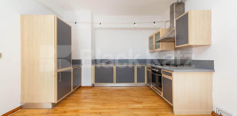 			NEW INSTRUCTION!, 2 Bedroom, 1 bath, 1 reception Apartment			 Dove Road, CANONBURY-ISLINGTON